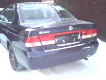 2003 Nissan Sunny Photos