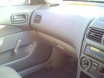 2003 Nissan Sunny Pictures