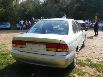 2003 Nissan Sunny Pictures