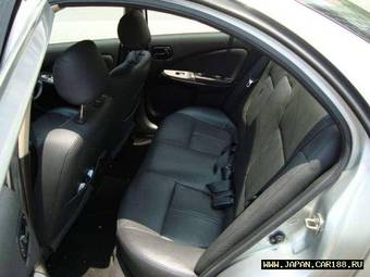 2003 Nissan Sunny Pictures