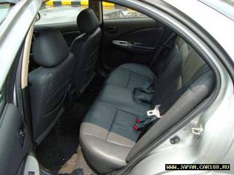 2003 Nissan Sunny Pictures