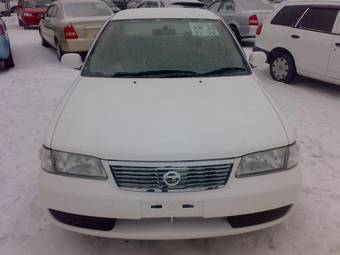 2003 Nissan Sunny Pictures
