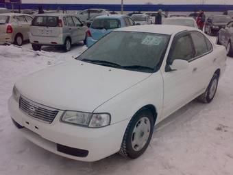 2003 Nissan Sunny Photos
