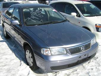 2003 Nissan Sunny Pictures
