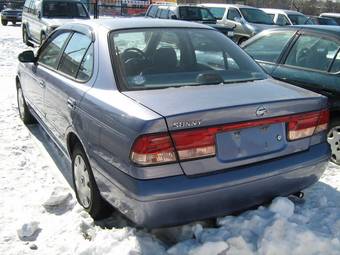 2003 Nissan Sunny Pictures