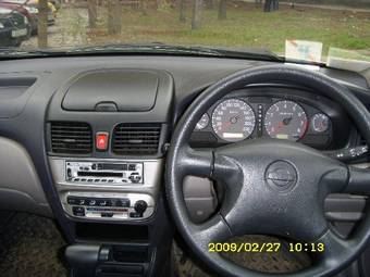 2003 Nissan Sunny Pictures