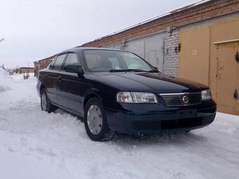 2003 Nissan Sunny Pictures