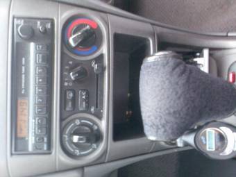 2003 Nissan Sunny Pictures