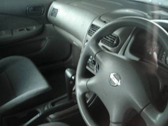 2003 Nissan Sunny Pictures