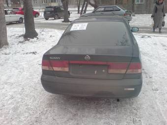2003 Nissan Sunny Pictures