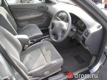 2003 Nissan Sunny Pictures