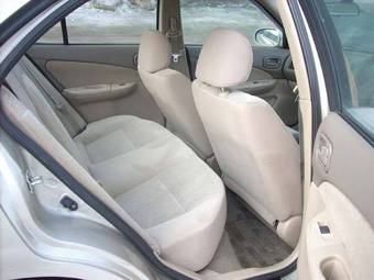 2003 Nissan Sunny Pictures