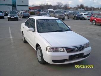 2003 Nissan Sunny Photos