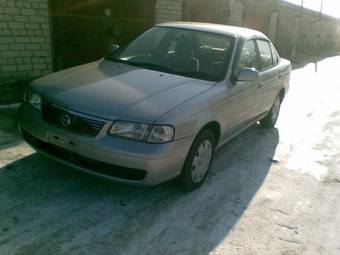 2003 Nissan Sunny Pictures