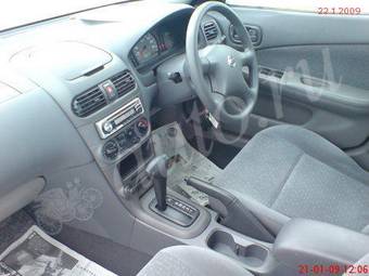 2003 Nissan Sunny Pictures