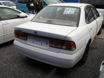 2003 Nissan Sunny Pictures