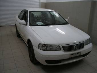 2003 Nissan Sunny Pics