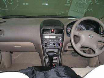 2003 Nissan Sunny Pictures