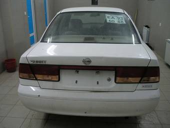 2003 Nissan Sunny Pictures