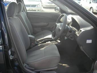 2003 Nissan Sunny Pictures