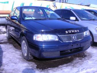 2003 Nissan Sunny Photos