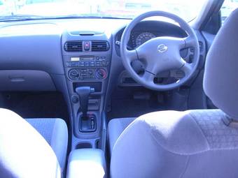 2003 Nissan Sunny Pictures