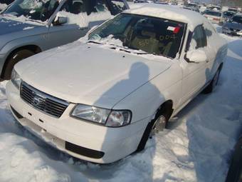 2003 Nissan Sunny Pictures