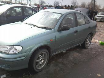 2003 Nissan Sunny Pictures