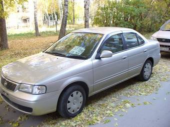 2003 Nissan Sunny Pictures