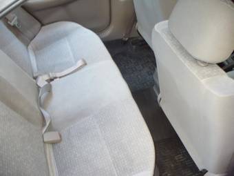 2003 Nissan Sunny Photos