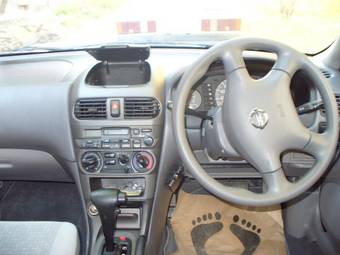 2003 Nissan Sunny Pictures