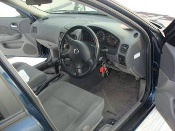 2003 Nissan Sunny Photos