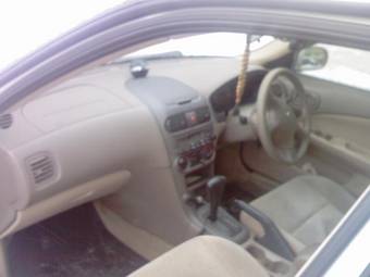 2003 Nissan Sunny Photos