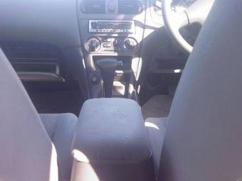 2003 Nissan Sunny Photos