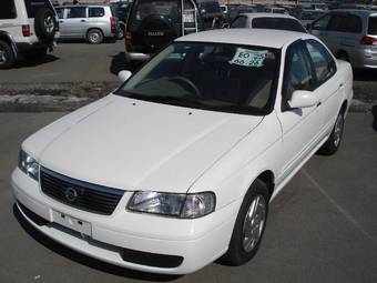 2003 Nissan Sunny Photos