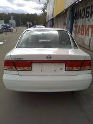 2003 Nissan Sunny Pictures