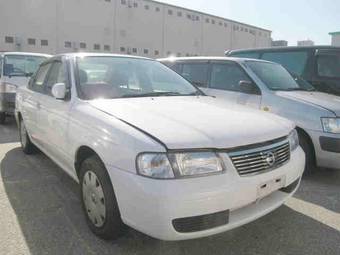 2003 Nissan Sunny Pictures