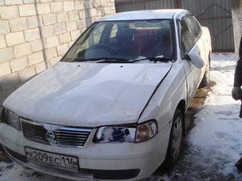 2003 Nissan Sunny Photos