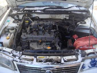 2003 Nissan Sunny Photos