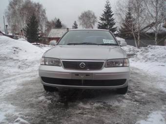 2003 Nissan Sunny Pictures