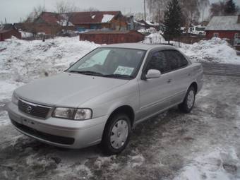 2003 Nissan Sunny Photos