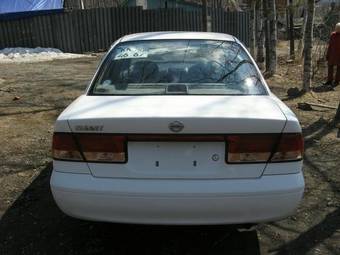 2003 Nissan Sunny Photos
