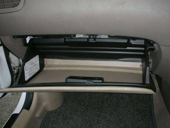 2003 Nissan Sunny Pics