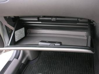 2003 Nissan Sunny Images