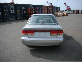 2003 Nissan Sunny Photos