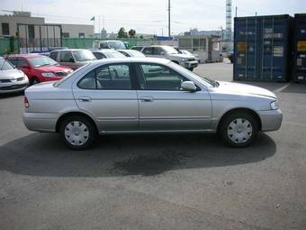 2003 Nissan Sunny Pictures