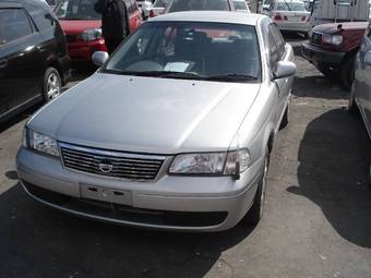 2003 Nissan Sunny Pictures