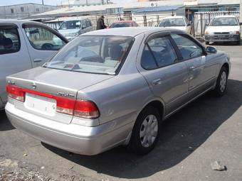 2003 Nissan Sunny Photos