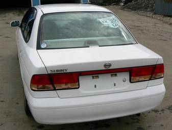 2003 Nissan Sunny Pics