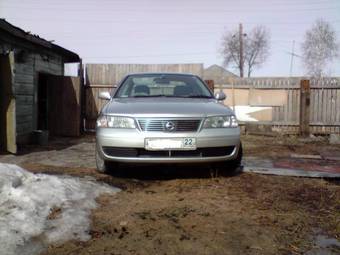 2003 Nissan Sunny Photos